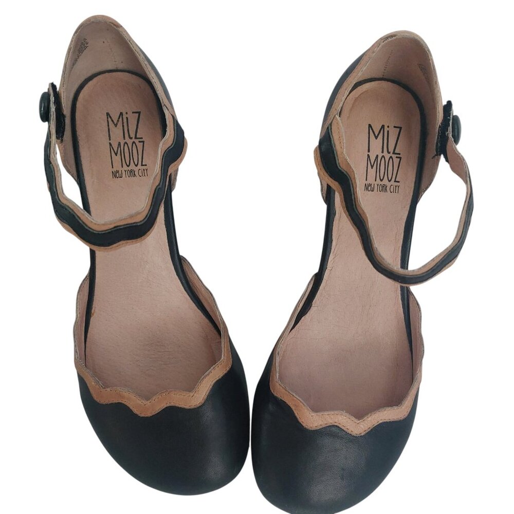 Miz Mooz Troian Pumps Leather Navy Beige Scalloped Edge Retro GUC - Picture 3 of 13
